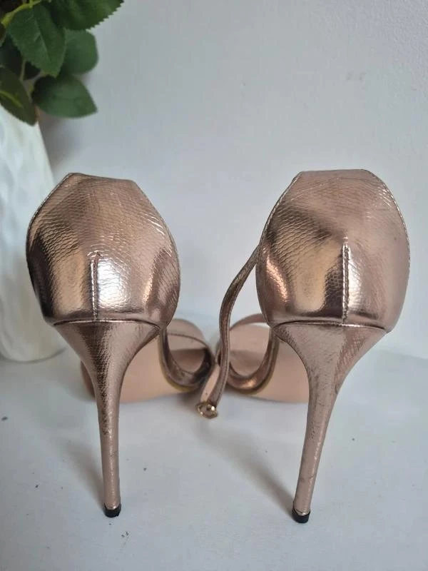 Sandalias de tacón efecto metálico oro rosa T36 – photo 3